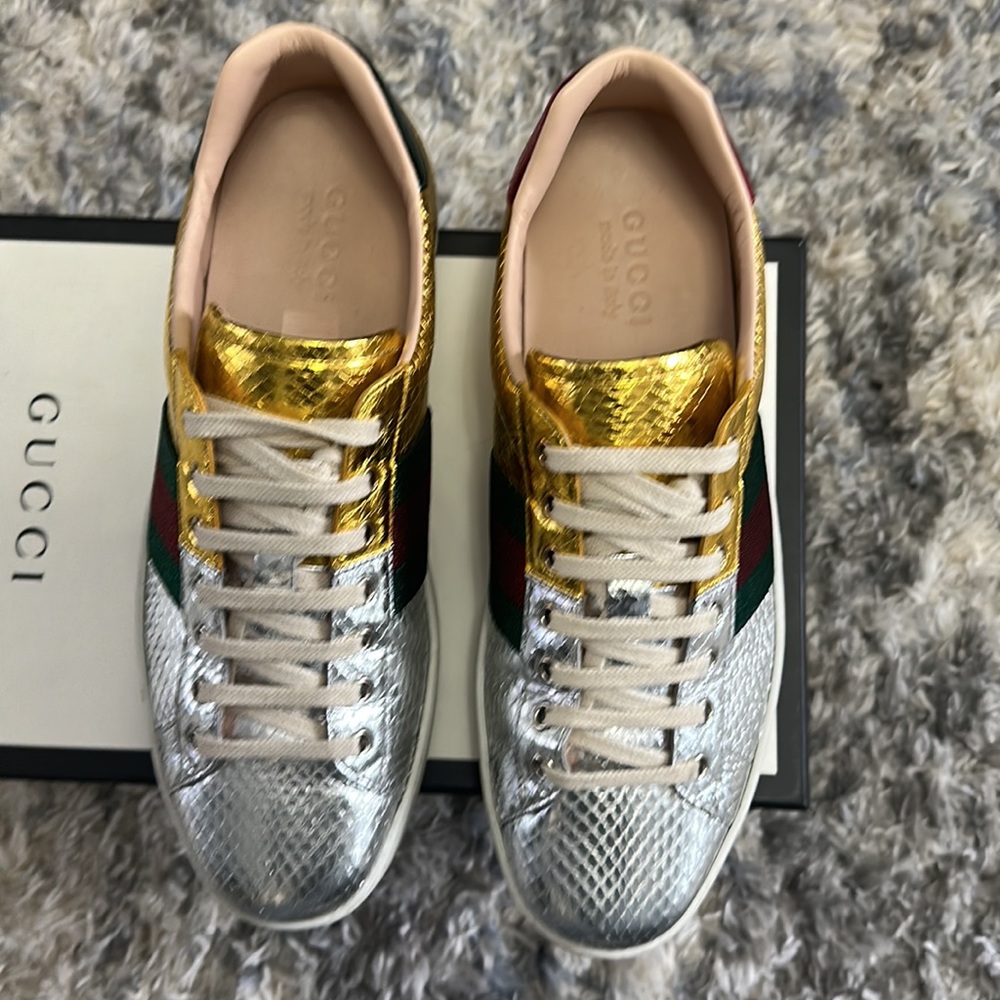 GUCCI. Men’s Metallic Gold & Silver sneaker. Original box & dust bags included. - Picture 5 of 9